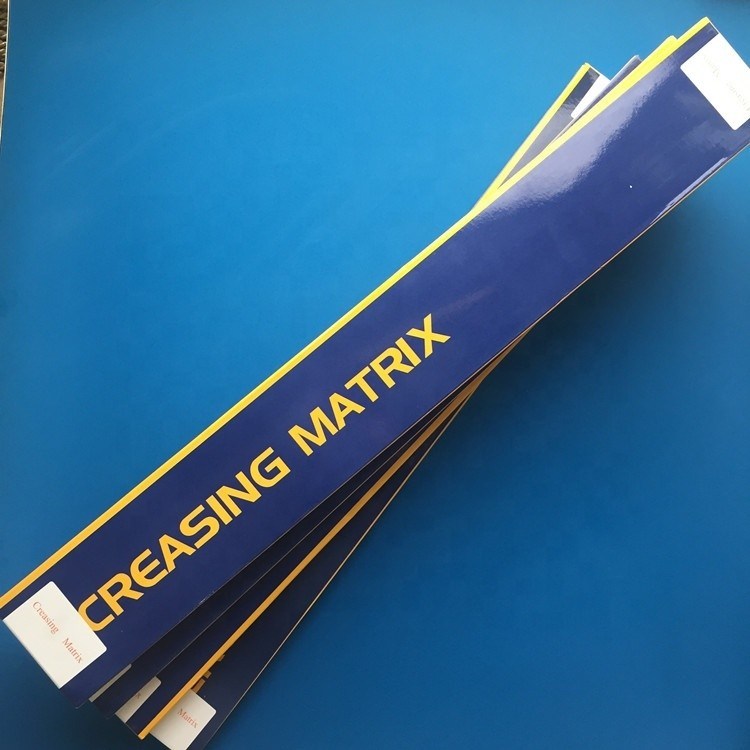 Cortes em matriz a granel para a fabricação de cartões e caixas de papel ondulado