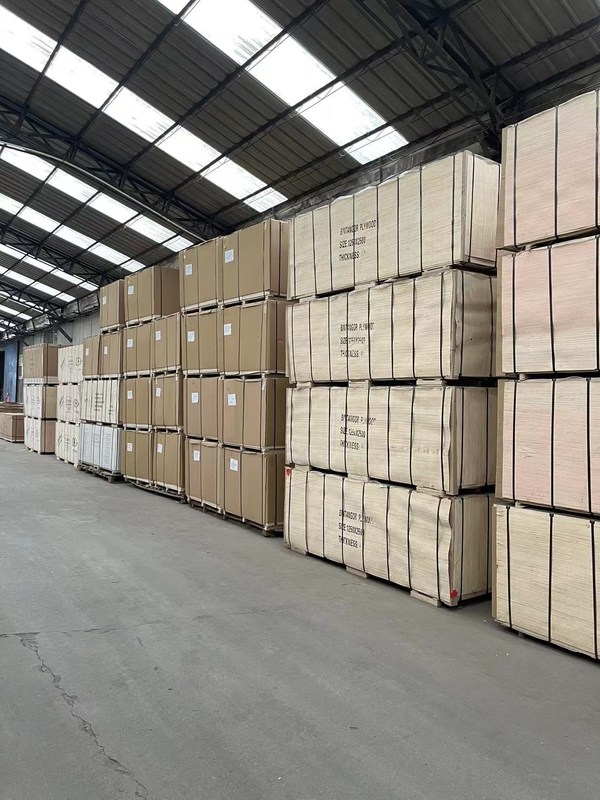 3 cm de madeira contraplacada de encalyptus filmado de madeira contraplacada 8x4 com umidade 6%-8%