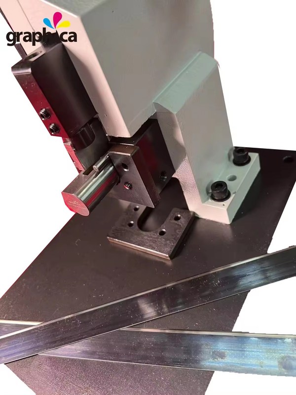 Ferramenta profissional de fabricação manual de matrizes para corte/limpação/incorporação de barras de aço G.W. 35 kg